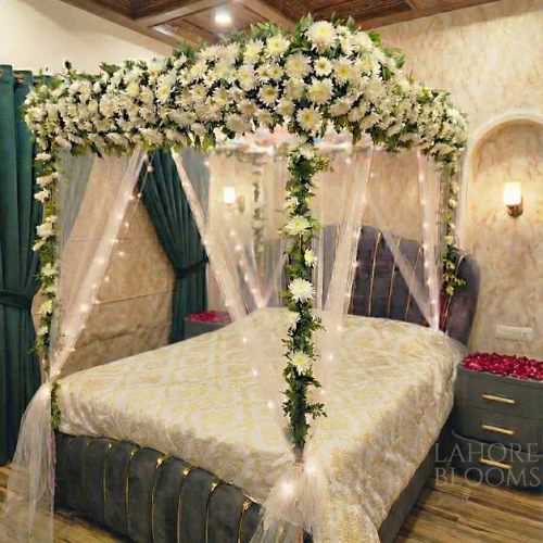 All-White Chrysanthemum Canopy Bridal Room Decoration – Net Curtains & Warm Lights (Lahore)